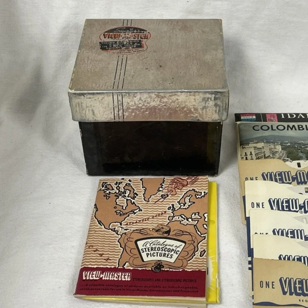 Vintage 1947 Sawyers Model B Round Black Bakelite View Master in‎ Box with Reels